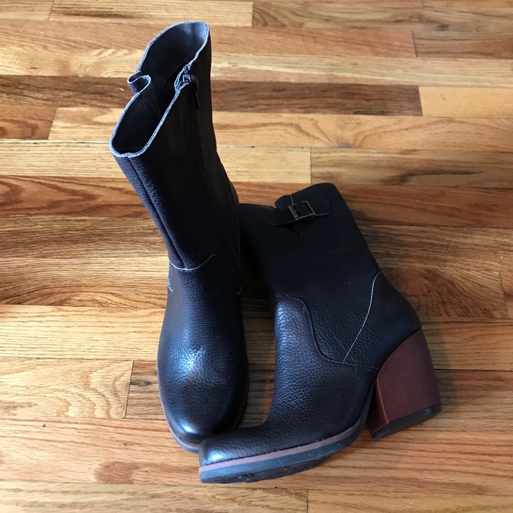 Korks heeled boots